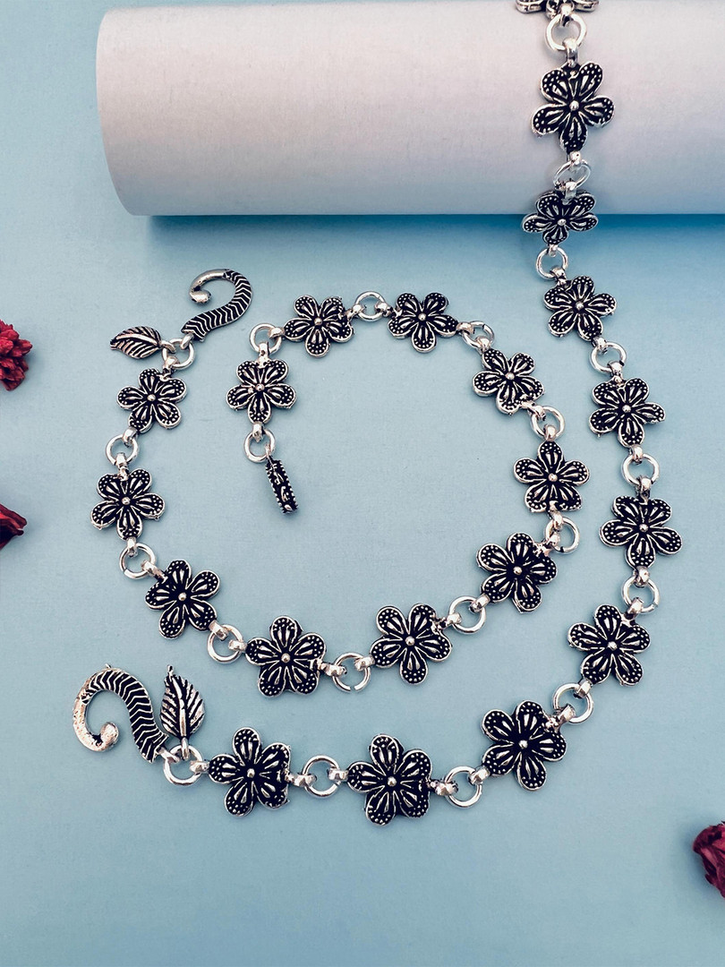 Sangria Silver-Plated Artificial Stones and Beads Anklet