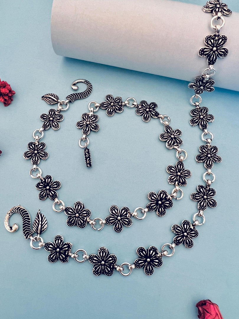 Sangria Silver-Plated Artificial Stones and Beads Anklet