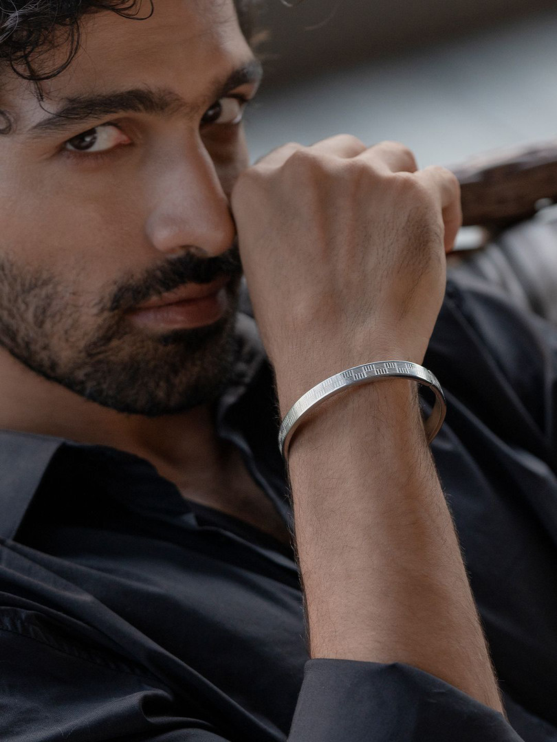 SWASHAA Men Silver-Plated Kada Bracelet