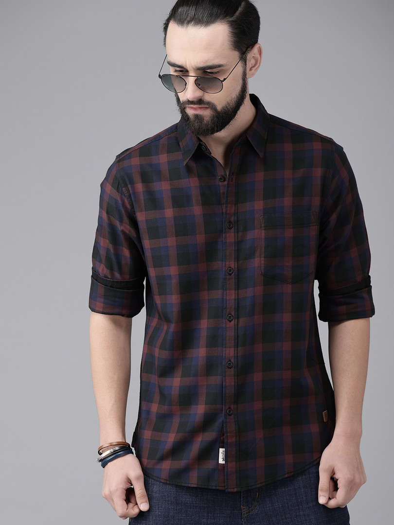 Roadster The Lifestyle Co Men Black & Maroon Checked Pure Cotton Sustainable Casual Shirt