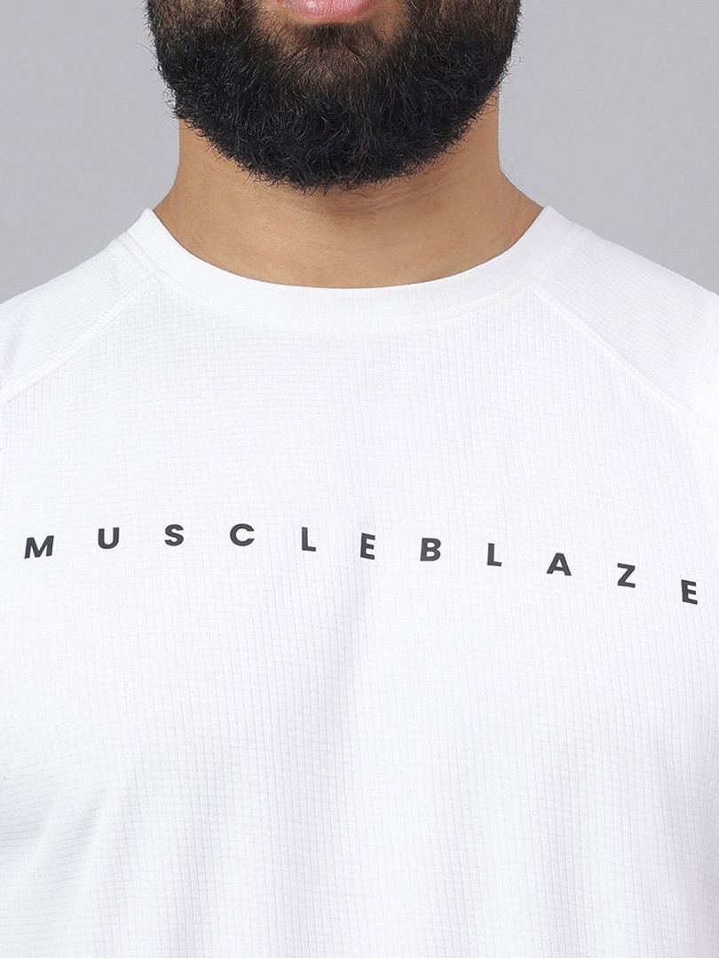 MuscleBlaze Unisex Brand Logo Printed Round Neck Slim T-shirt