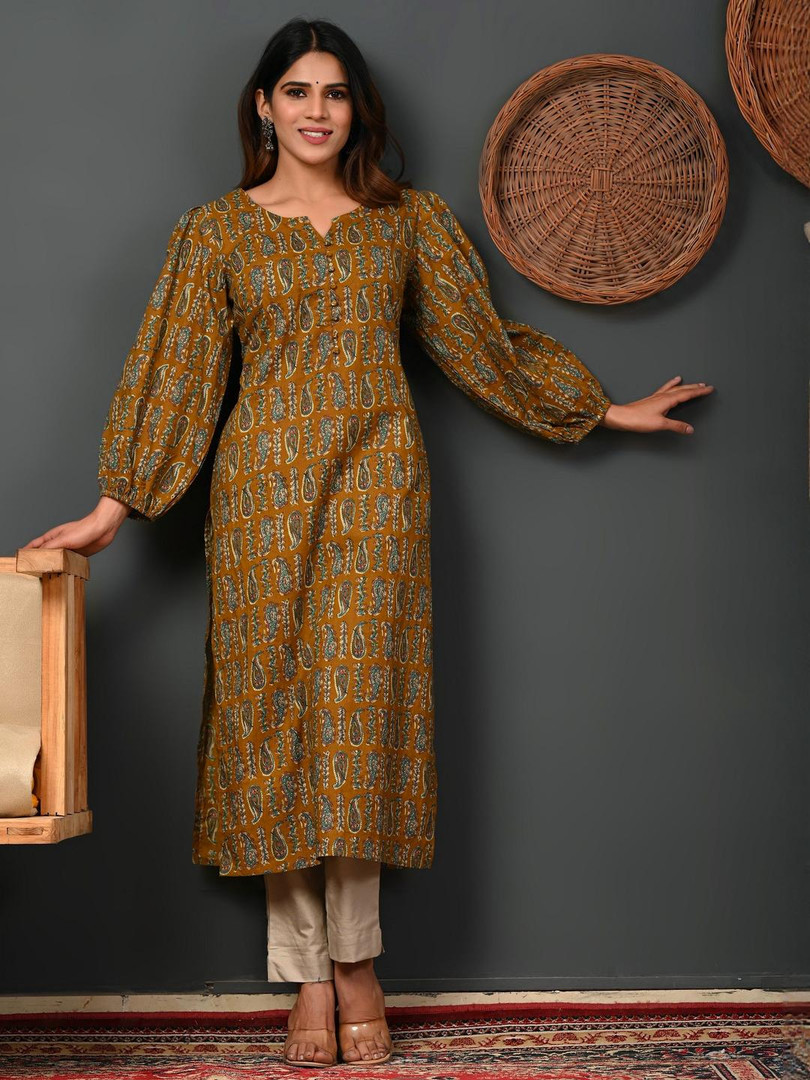 Mustard / Beige