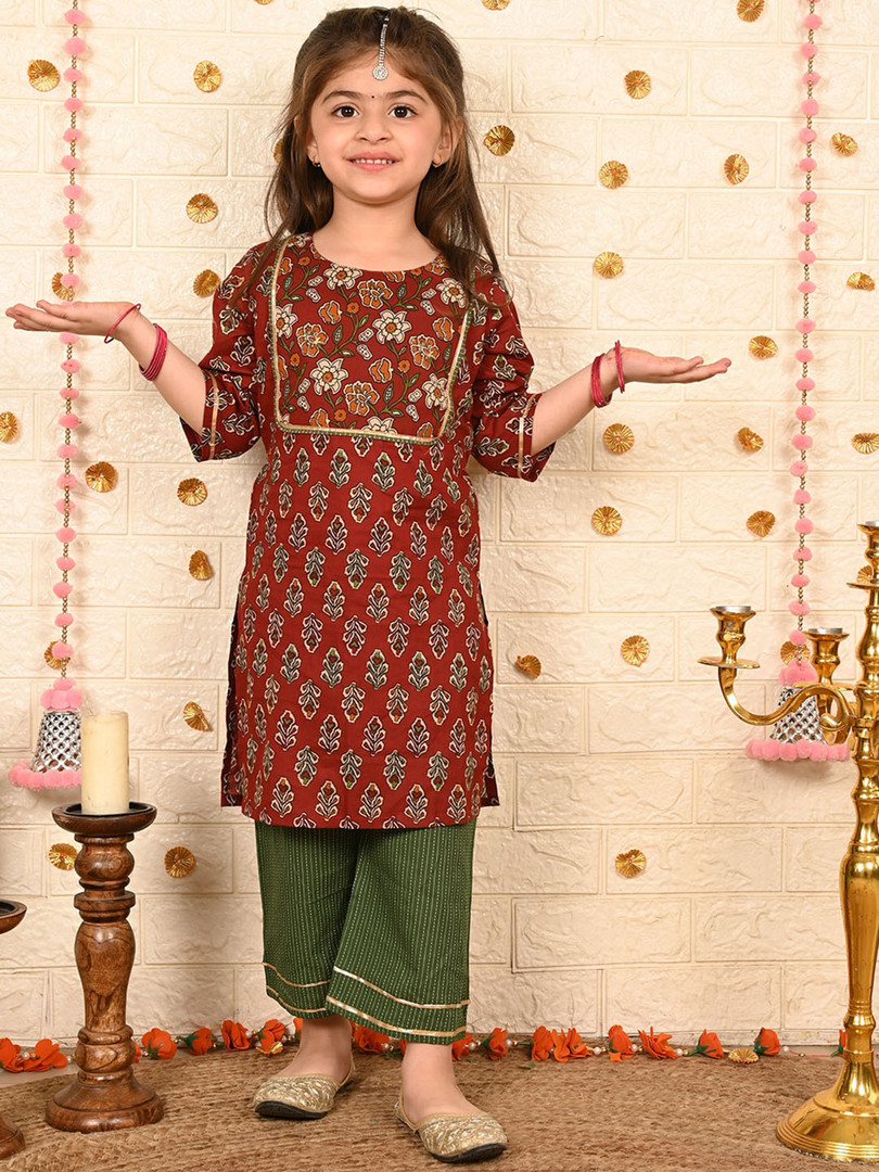 kids Sangria Girls Floral Printed Pure Cotton Straight Kurta With Palazzos