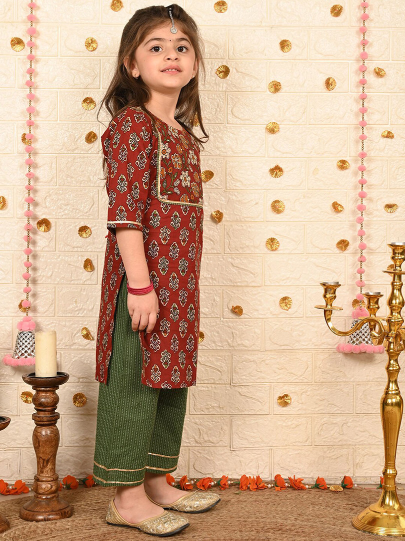 Sangria Girls Floral Printed Pure Cotton Straight Kurta With Palazzos