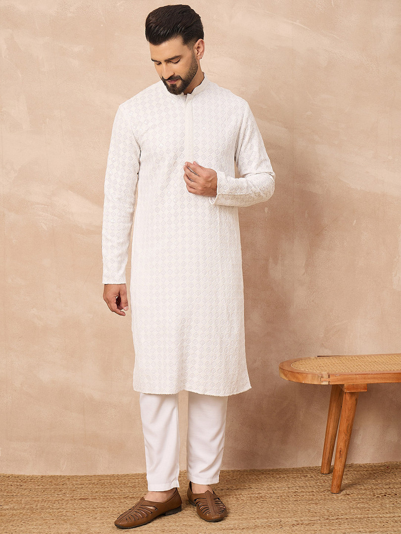 House of Pataudi Men Embroidered Straight Kurta