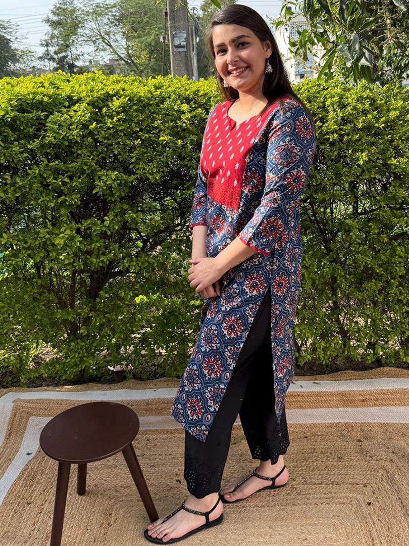 Sanskritam Floral Printed Notch Neck Patchwork Pure Cotton Straight Kurta