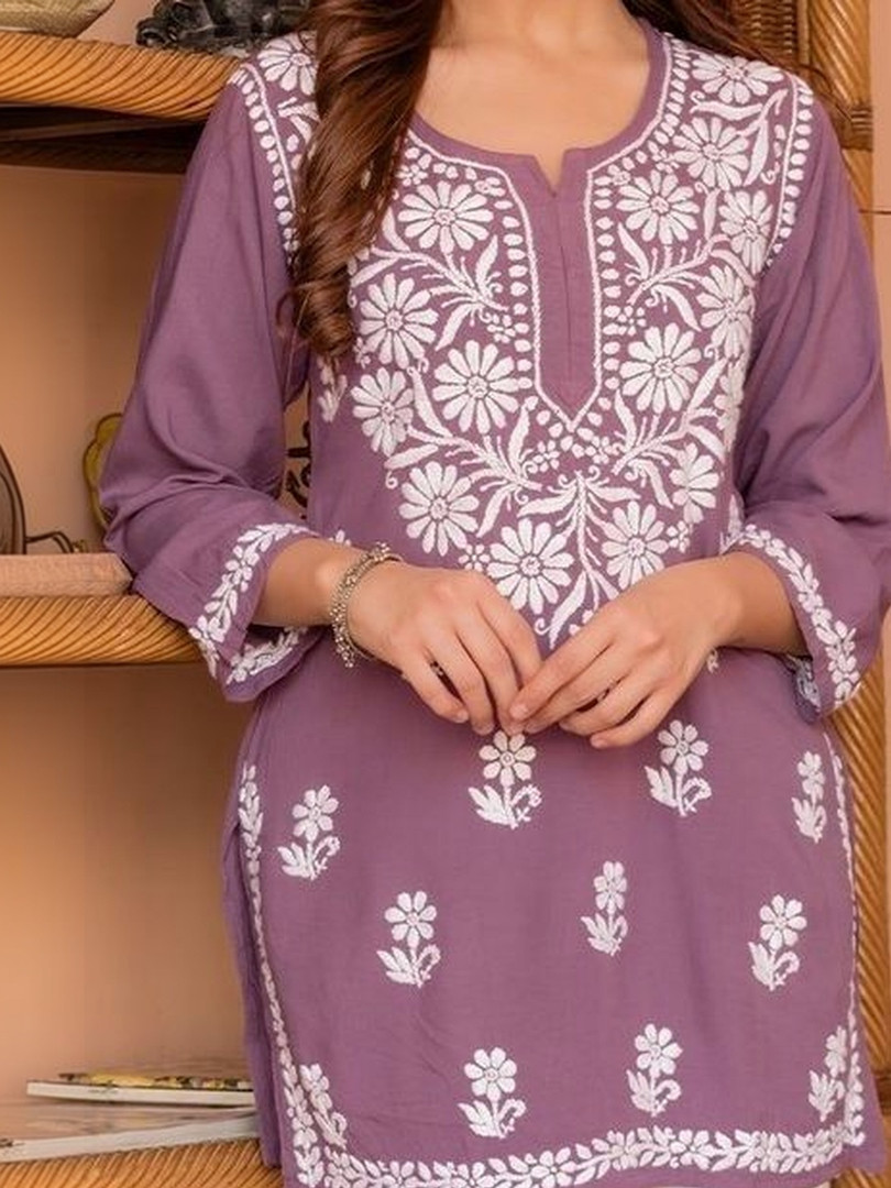 RUDRA LIFESTYLE Women Floral Embroidered Chikankari Indie Florals Kurta