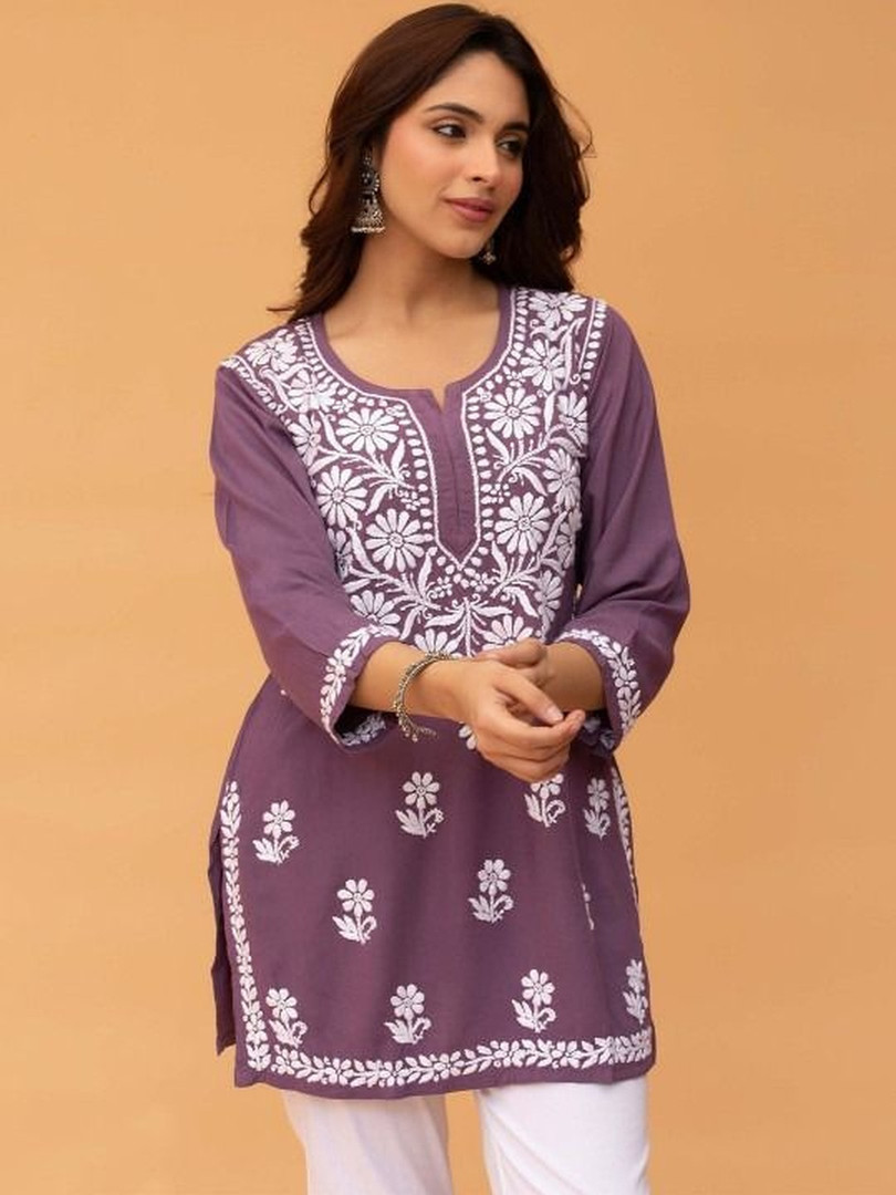 RUDRA LIFESTYLE Women Floral Embroidered Chikankari Indie Florals Kurta