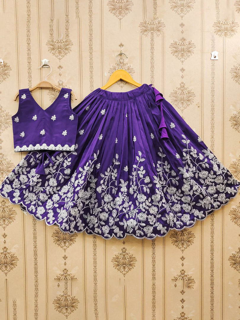 Violet / White