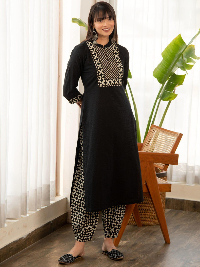 Lookmark Floral Printed Mandarin Collar Straight Kurta With Salwar