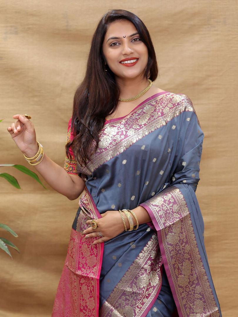 Royal Rajgharana Saree Floral Woven Design Zari Banarasi Sarees